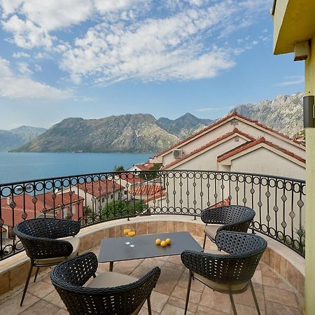 2Montenegro Mimoza Apartments Dobrota Bagian luar foto
