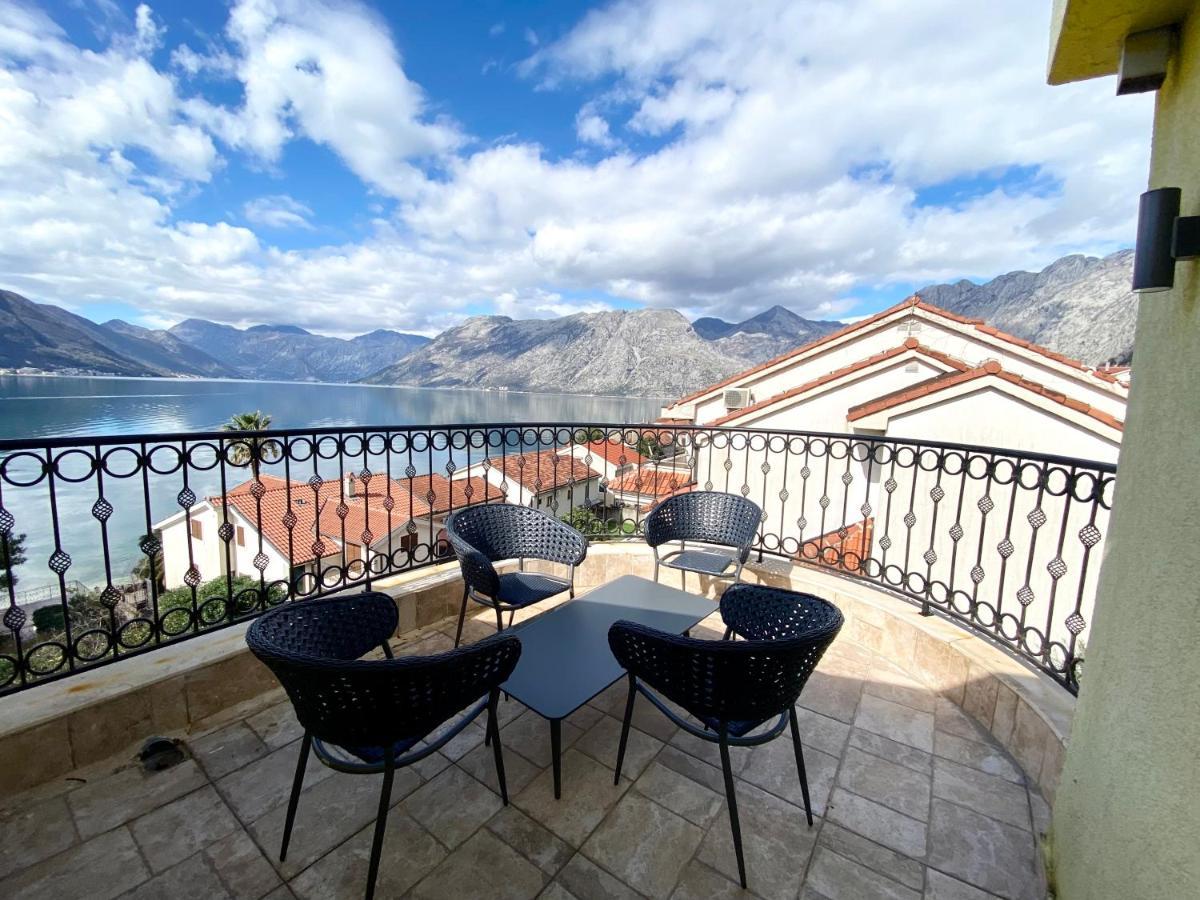 2Montenegro Mimoza Apartments Dobrota Bagian luar foto