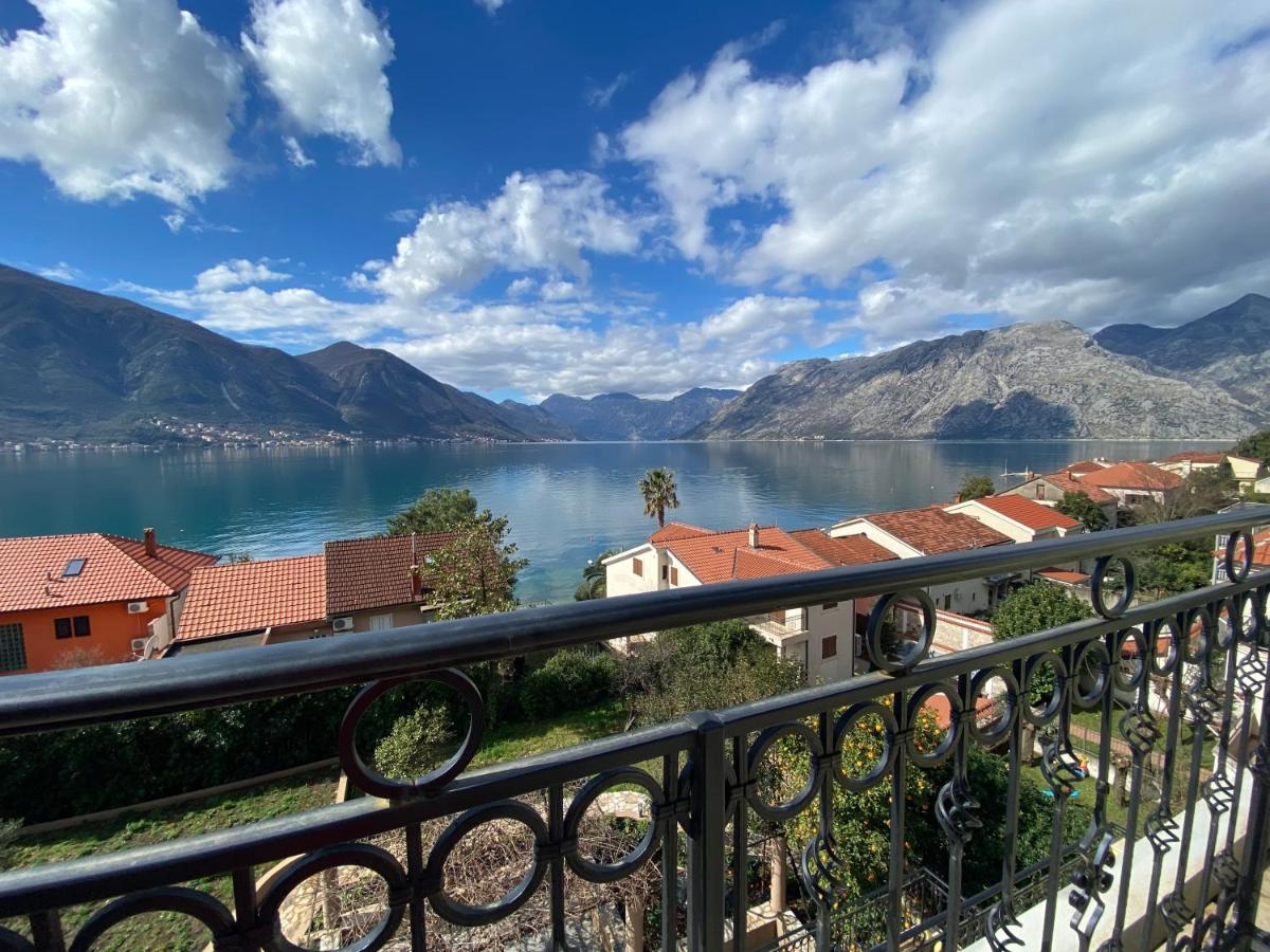 2Montenegro Mimoza Apartments Dobrota Bagian luar foto