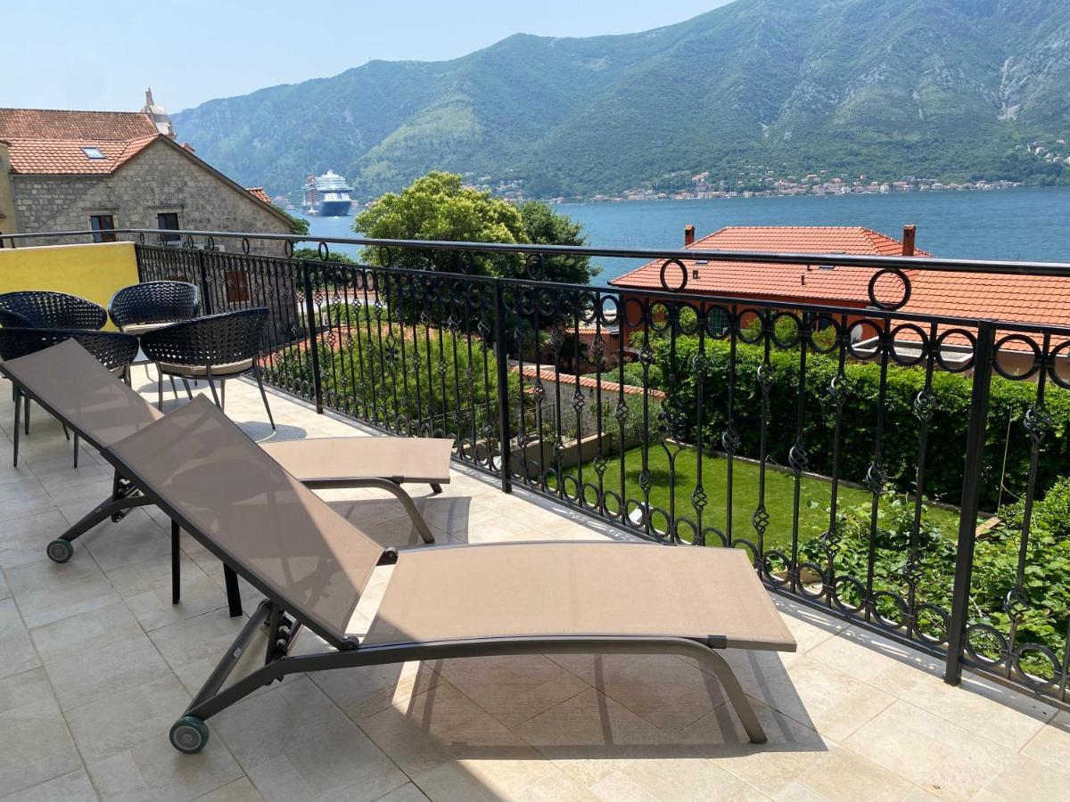 2Montenegro Mimoza Apartments Dobrota Bagian luar foto