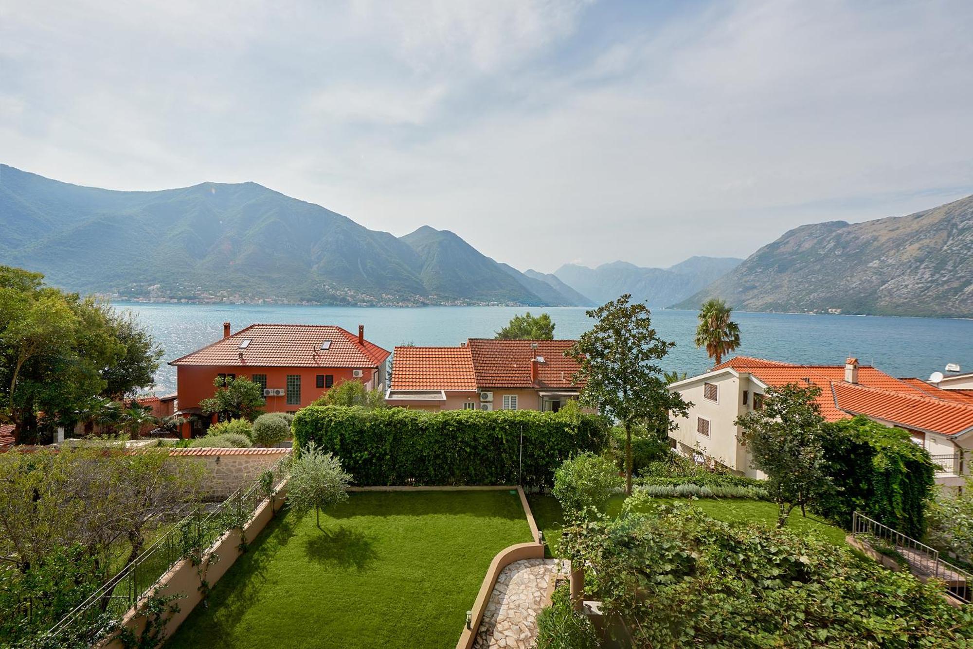 2Montenegro Mimoza Apartments Dobrota Bagian luar foto